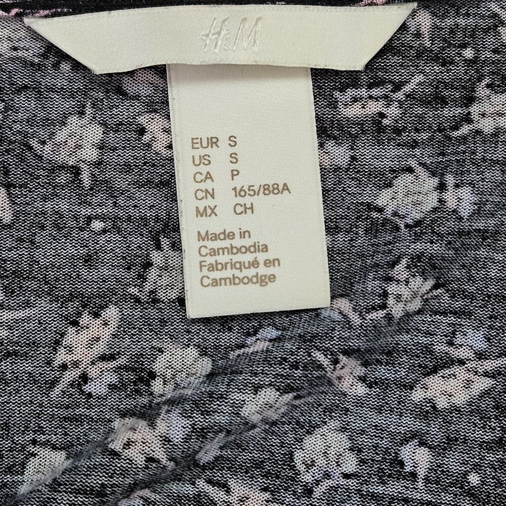 H&M Blouse Floral Print Top V-neck Stretch Bell Sleeves Boho Modern Style Size S - Picture 3 of 6